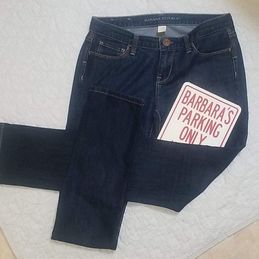 BANANA REPUBLIC SKINNY DARK WASH JEANS